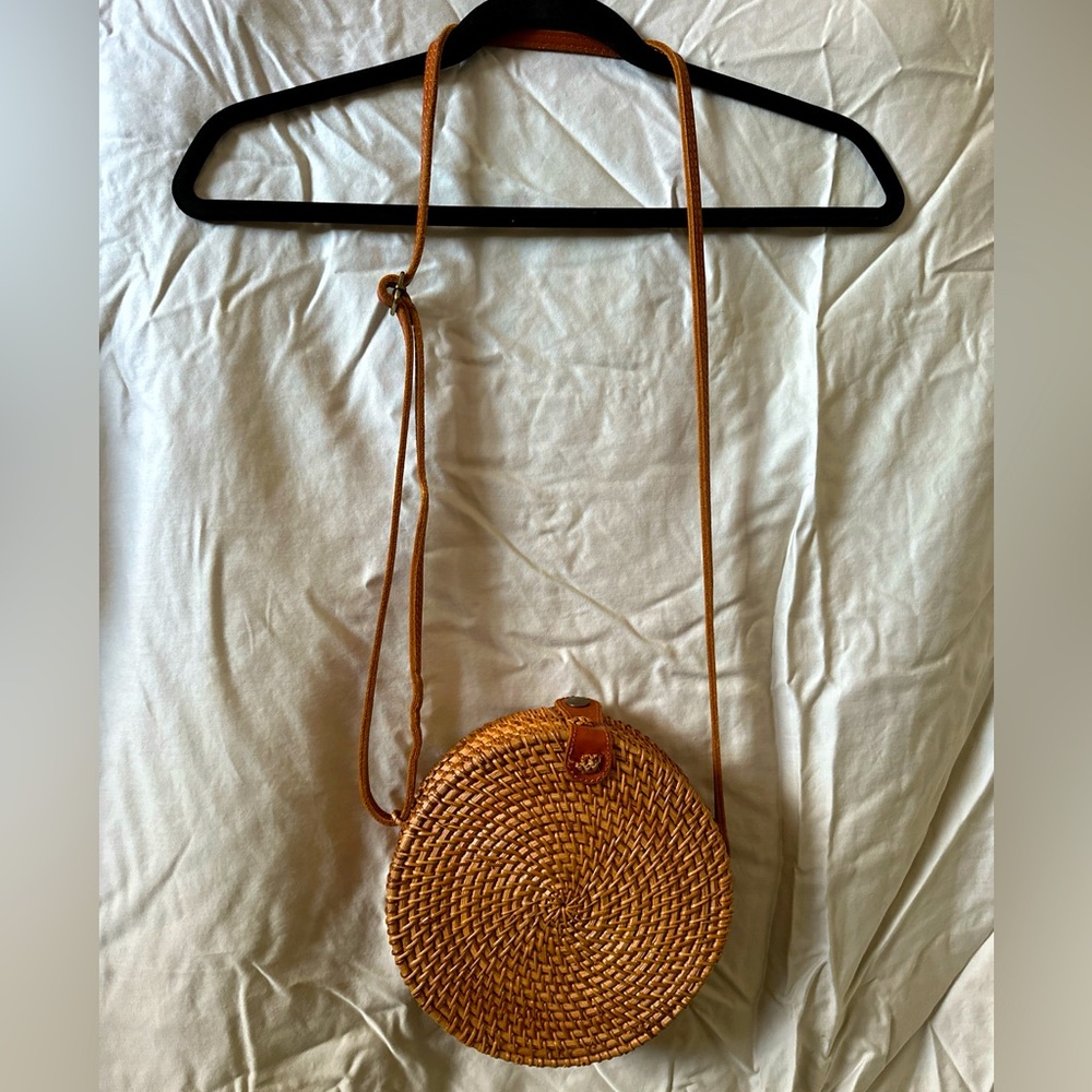 Whicker crossbody